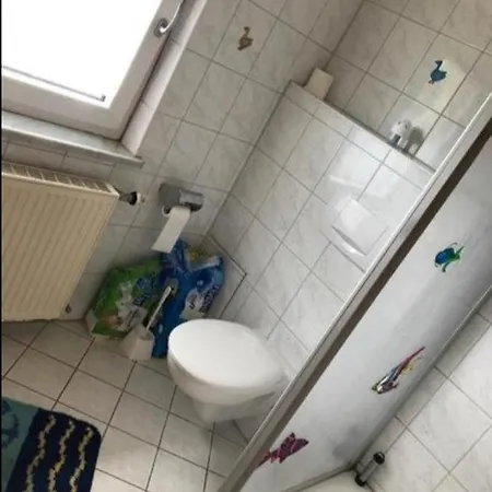 Auberg Ganzes Haus, Guenstig, Geraeumig Und Schlicht! 別荘